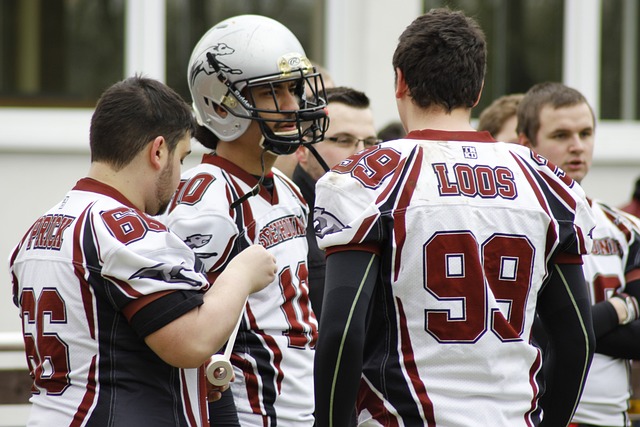 前裁判：布鲁日球员确实对什琴斯尼犯规了，但后者也存在失误