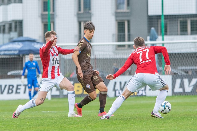 英超半场：B费破门，贝勒加德建功，狼队1-1曼联